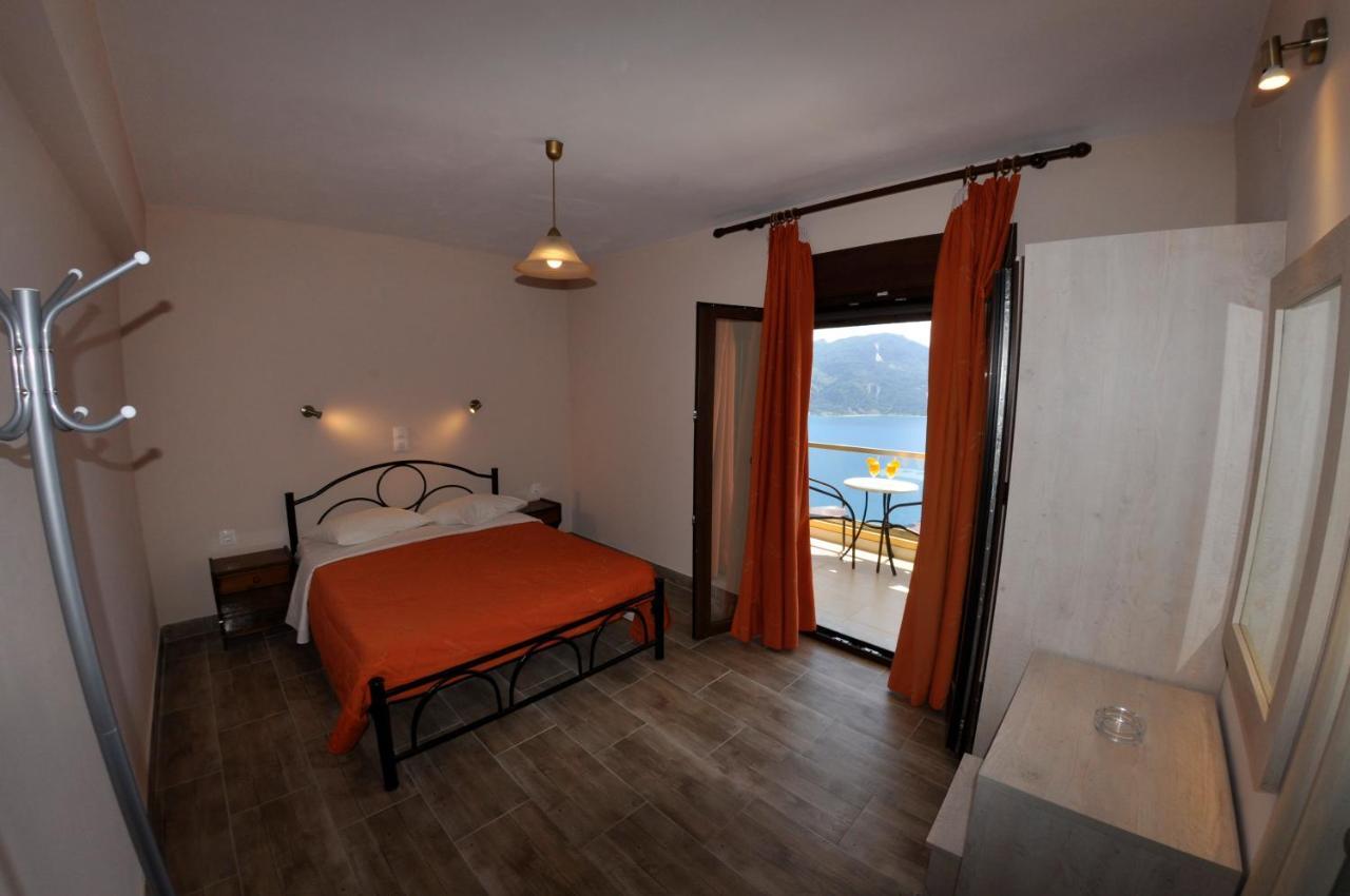 Porto Timoni Bed & Breakfast Afión Eksteriør bilde