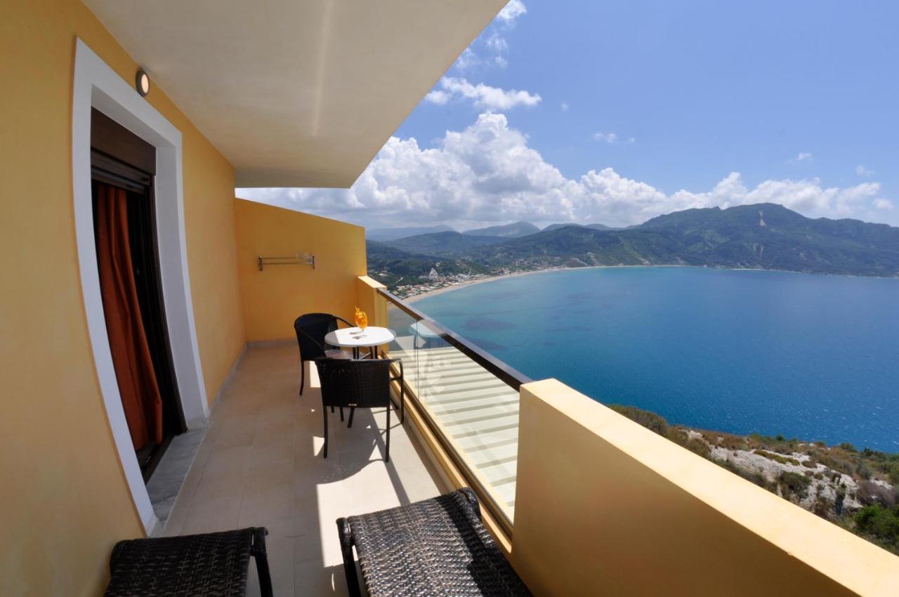 Porto Timoni Bed & Breakfast Afión Eksteriør bilde
